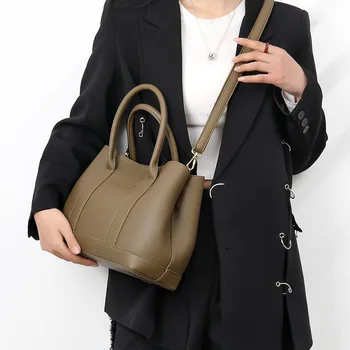 2023 Новая корейская модная сумка для мамы среднего возраста, Ручная женская сумка через плечо Большой емкости, дизайнерские сумки