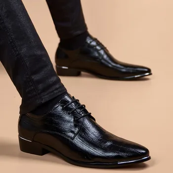 Мужская обувь в деловом стиле, Классическая Официальная Кожаная обувь, мужские Дышащие черные Офисные свадебные туфли на плоской подошве, Оксфордские туфли с острым носком