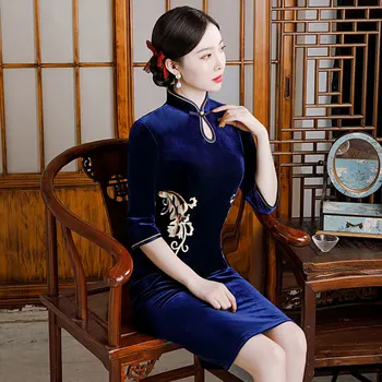 Цветочная вышивка, сексуальные Велюровые Ципао большого размера, воротник-стойка, темно-синие платья, китайские вечерние платья Изображение 2