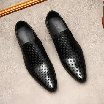 Роскошная Брендовая Мужская обувь из натуральной кожи, черные, Коричневые Дышащие Повседневные мужские модельные туфли с острым носком, Лоферы без застежки, обувь для мужчин Изображение 2