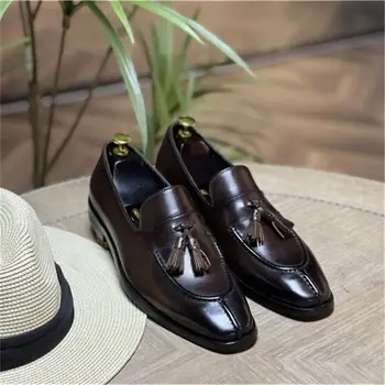 Мужские классические деловые лоферы из натуральной кожи с квадратным носком на низком каблуке и кисточками, черная деловая повседневная мужская обувь для свадебной вечеринки на каждый день