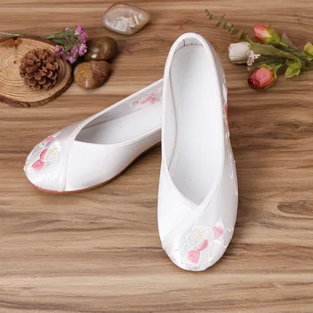 Обувь для женщин, вышитые этнические танцевальные туфли в паре с Чонсам, Женская обувь Hanfu на плоской подошве из коровьего сухожилия