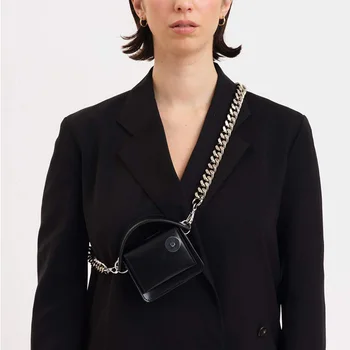 женская сумка 2020, новая сумка из искусственной кожи с Клапаном в евро-американском стиле, Грубые Цепи, модные однотонные сумки на плечо, кошельки, МИНИ-сумка, дизайнерские сумки