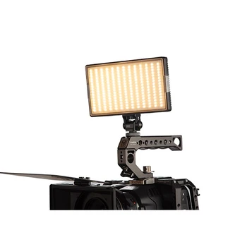 Двухцветная светодиодная лампа SWIT CL-15 SMD на камере
